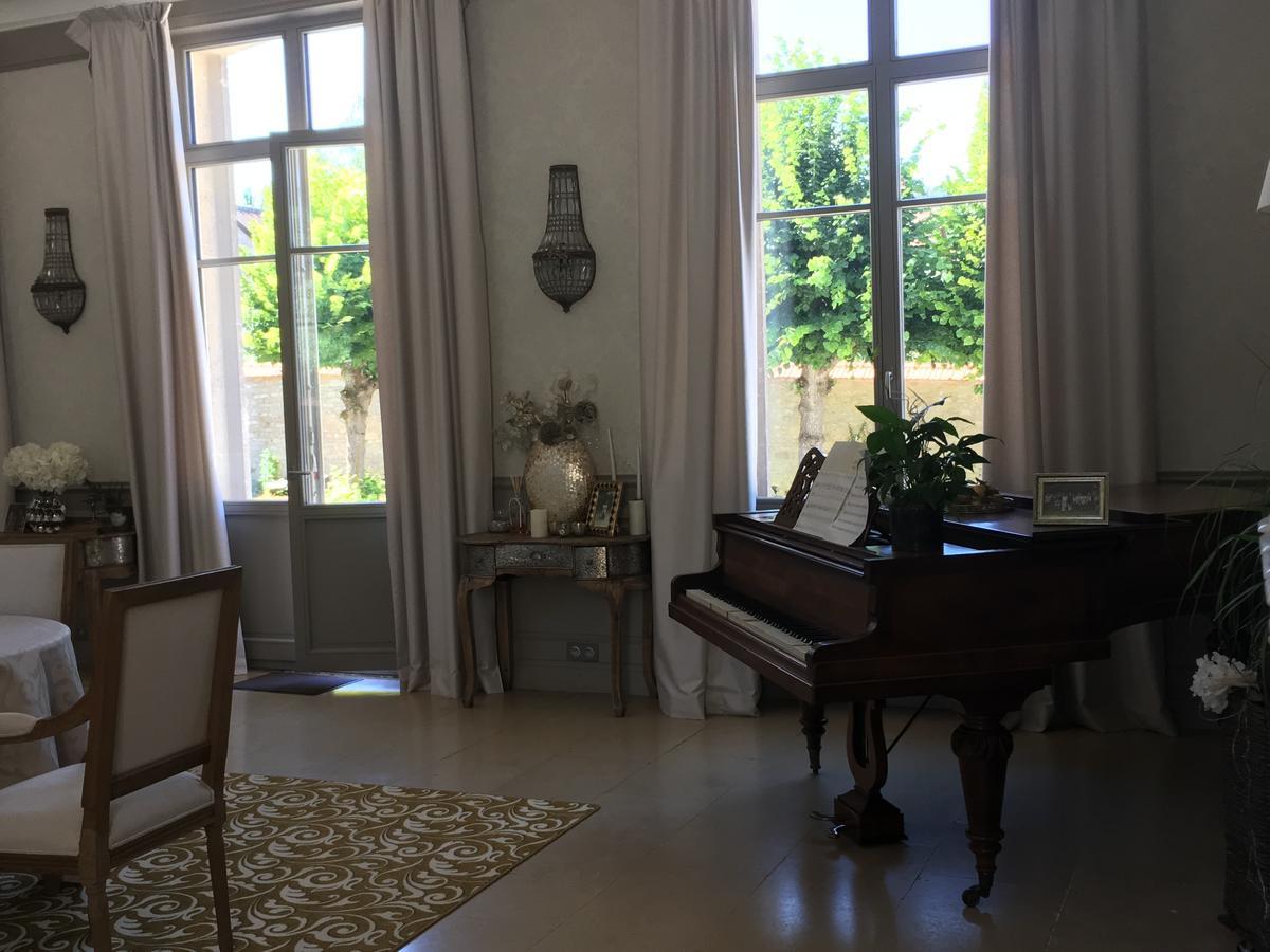 Le Chateau D'Hermonville B&B / Chambres D'Hotes Екстериор снимка